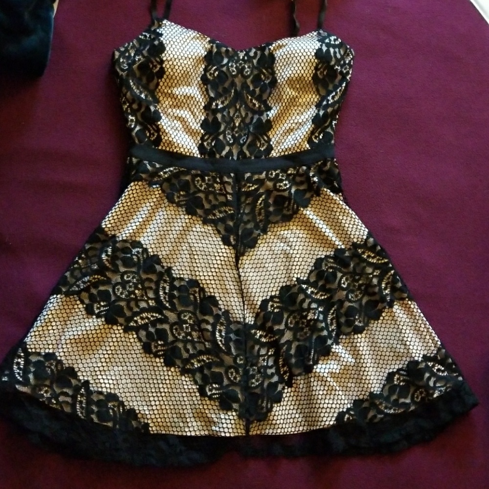 Bebe Lace overlay DRESS 💋💘NWT